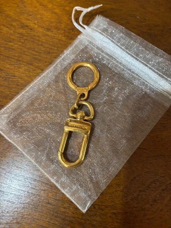 Louis Vuitton Anneau Key Cles Ring in Goldtone Metal - Picture 3 of 4